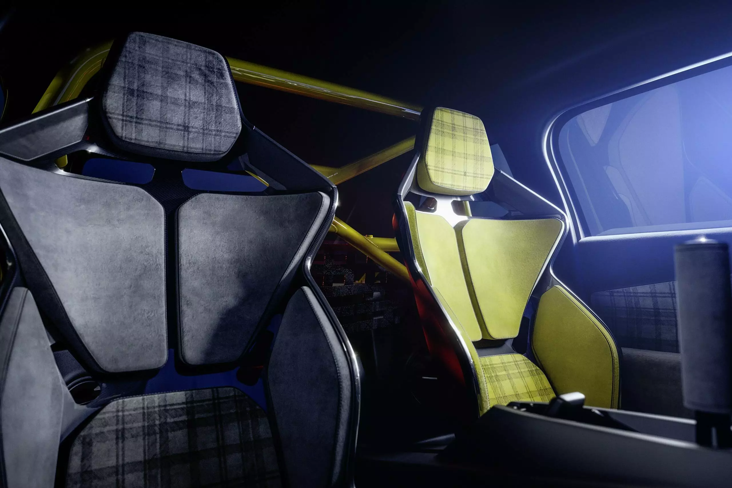 scaune profilate și centuri cu prindere în 6 puncte, pentru siguranță maximă - Renault 5 Turbo 3E